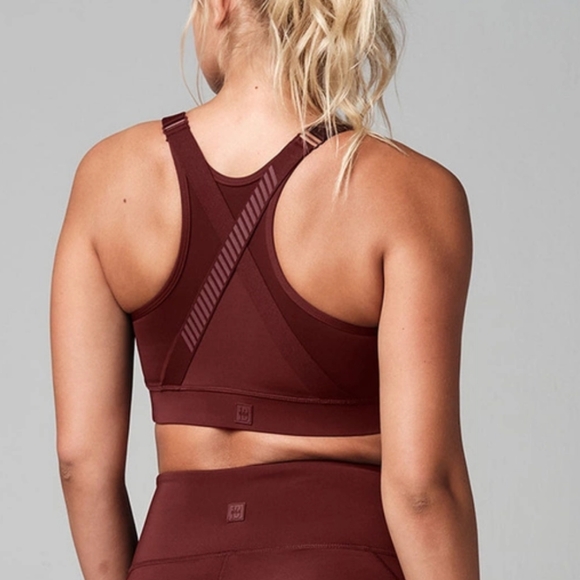 Strong ID High performance Adjustable Straps Sports bra - Picture 2 of 5